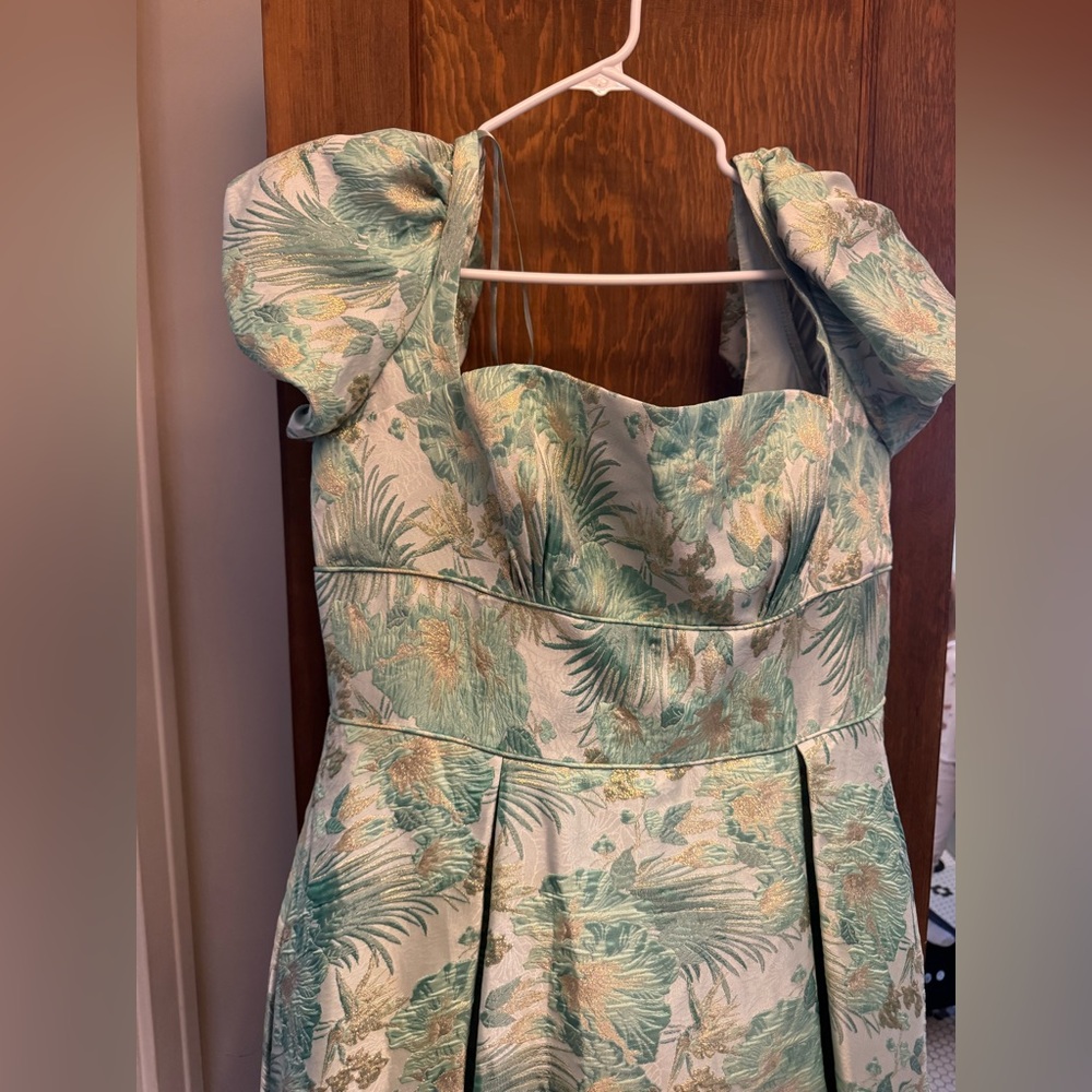 Mac Duggal Green Floral Brocade gown - 14 - Picture 5 of 13